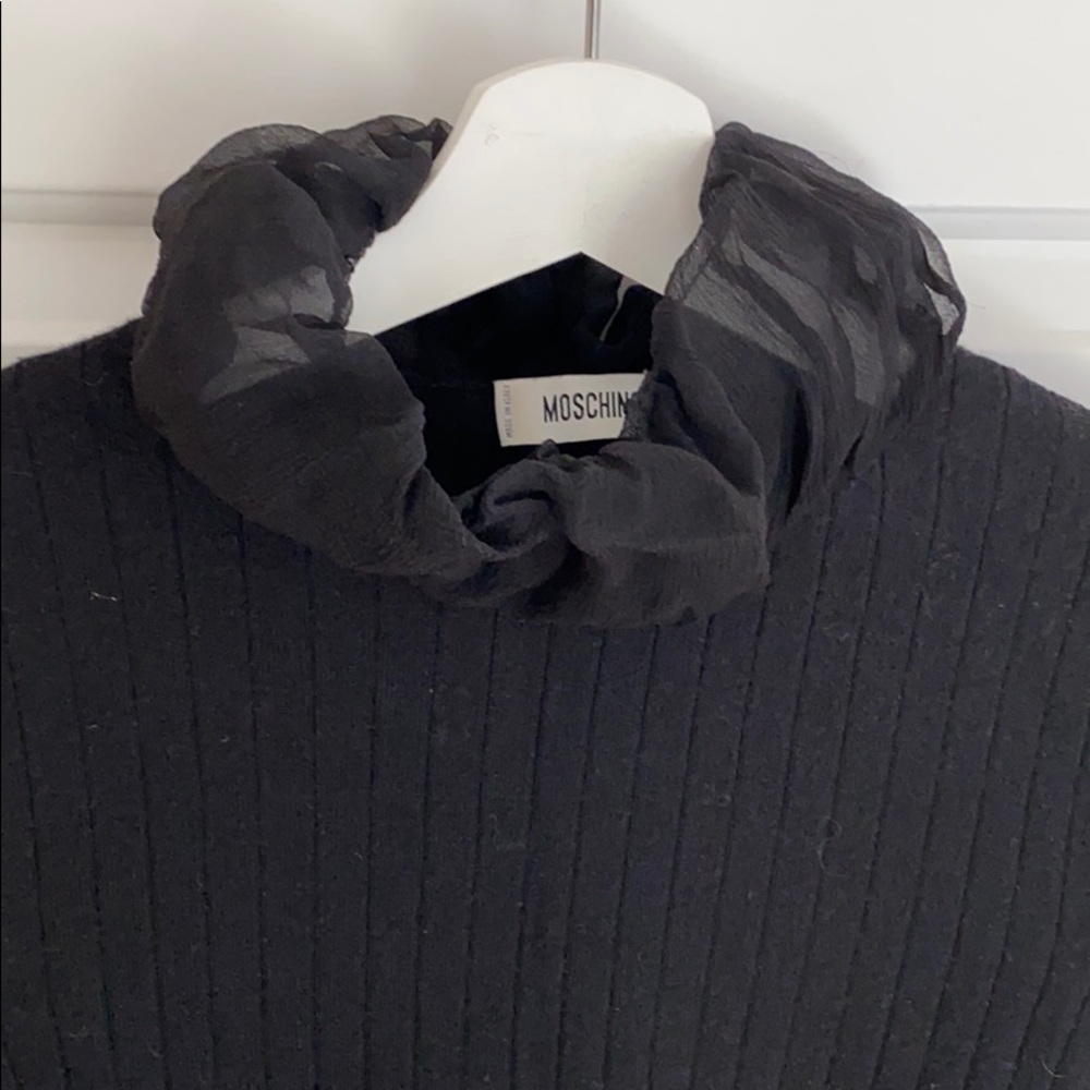 Short sleeve wool top